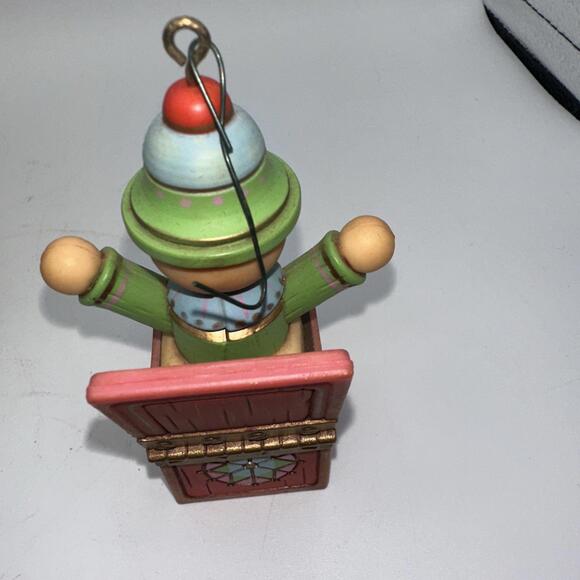1977 Hallmark Yesteryears Jack In the Box Merry Christmas In Box - Picture 7 of 9